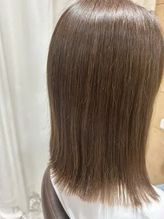 ミディアム 前田 瞳のヘアスタイル
