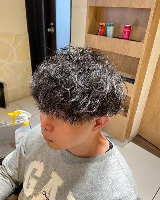 ショート パーマ メンズ メンズパーマ特化🏆 宮崎健人✨️のヘアスタイル