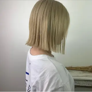 ショート カラー stylist店長 岡本真依のヘアスタイル