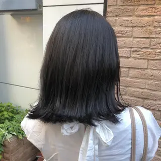ミディアム カラー ，comma momoka🪄のヘアスタイル