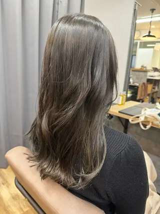 ロング カラー reeed konnoのヘアスタイル