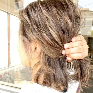 ミディアム カラー ヘアアレンジ Mariana/ 鶴原-ハイライトのヘアスタイル