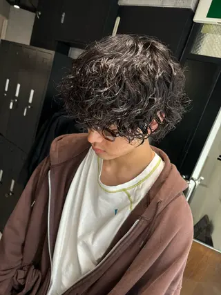 ミディアム パーマ メンズ _WHITE / KENTOのヘアスタイル