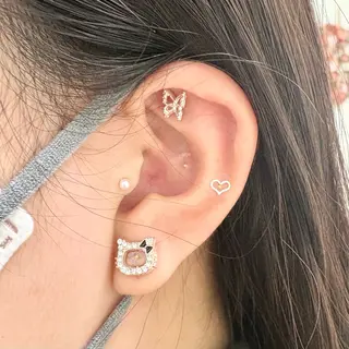 White/マツエク /まつパ/耳つぼのマツエク・マツパデザイン