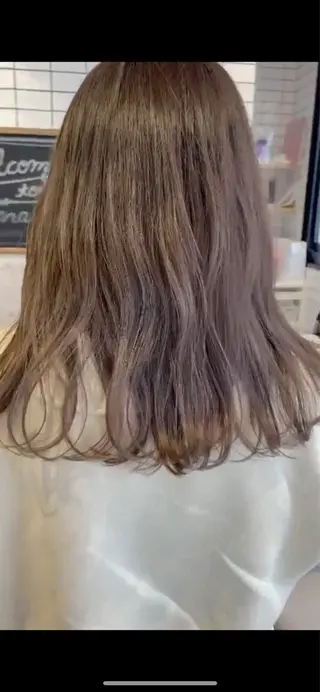 セミロング カラー mei|顔まわり ×透明感カラーのヘアスタイル