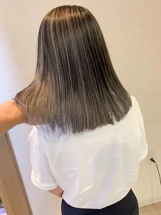 ミディアム Lit.豊橋 夏目のヘアスタイル