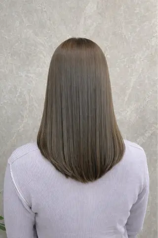 セミロング 垢抜け透明感カラー 🌻篠崎梓🌻のヘアスタイル