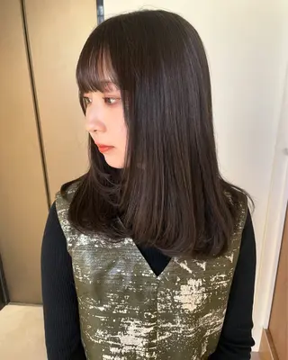 セミロング アキ/梅田/顔まわり /レイヤーカット/のヘアスタイル