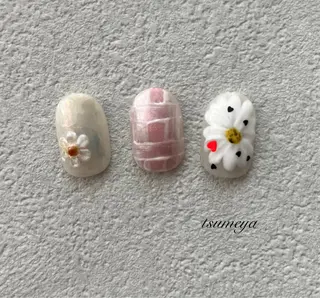 ネイル tsumeya ゆるかわ手描きネイルのネイルデザイン