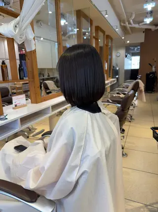 ミディアム 青山 光のヘアスタイル