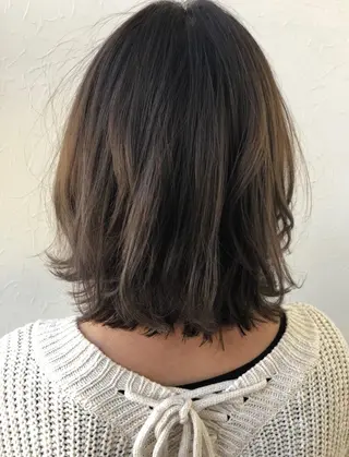 ミディアム 松浦 圭希のヘアスタイル