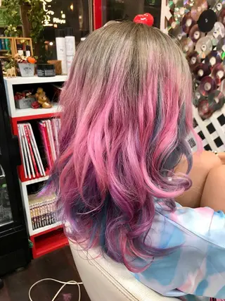 ロング カラー 岩谷/ブリーチ 🪽透明感カラーのヘアスタイル