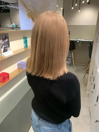 ミディアム カラー 平尾 樹里のヘアスタイル