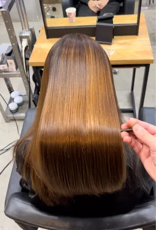 ロング カラー パーマ とうだだいき レイヤーカットのヘアスタイル