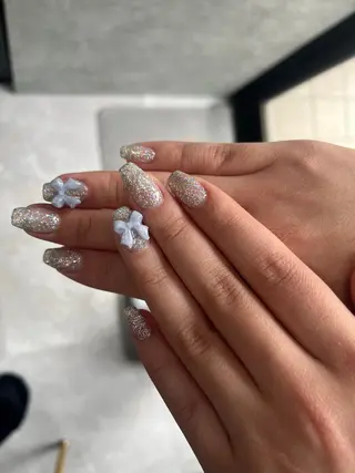 ネイル 鈴木 愛のネイルデザイン