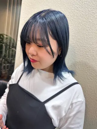 ミディアム カラー ハイトーン/レイヤー 似合わせ・ユキノのヘアスタイル