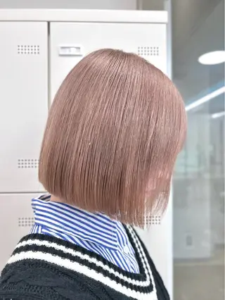 ミディアム カラー 🖤ハイトーン× レイヤー🖤SARAのヘアスタイル