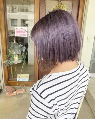 ショート カラー grand juteのヘアスタイル