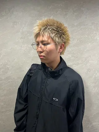 メンズ 新宿 韓国 シャドウパーマ 志龍のヘアスタイル