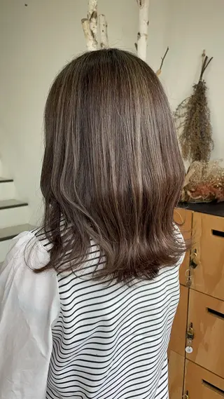 ミディアム カラー 🎨カラー専門家🎨 チャーリーのヘアスタイル