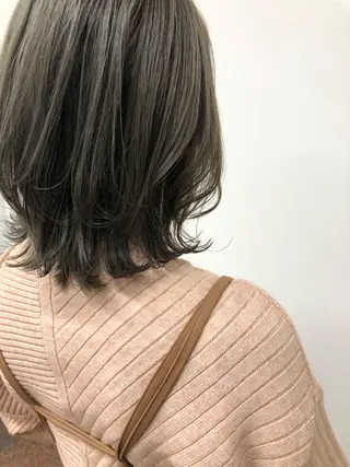ミディアム シンタニナオト /梅田茶屋町のヘアスタイル
