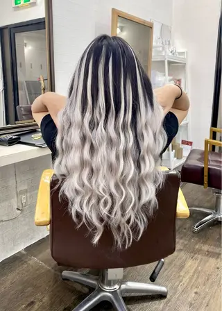 ロング カラー ブリーチカラー特化 U-topia小島のヘアスタイル