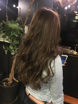 ロング カラー 吉本 yoshimotoのヘアスタイル