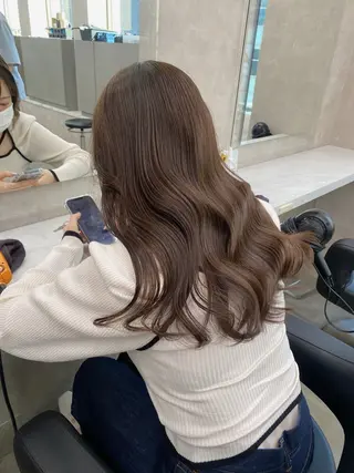 カラー ブリーチ縮毛矯正加藤 赤み無し透明感ヘアのヘアスタイル