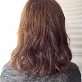 ミディアム カラー 中林 由佳のヘアスタイル