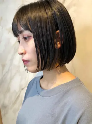 ショート カラー ブリーチ😼 ボブ✍️レイヤーのヘアスタイル