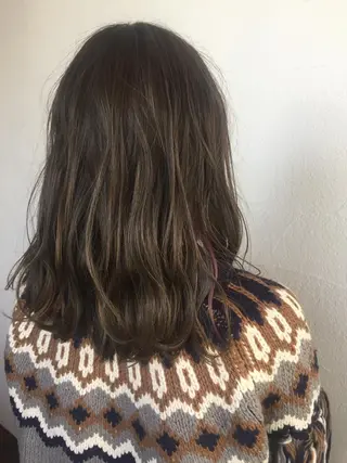 ミディアム カラー aW HAIRカンノ カナエのヘアスタイル