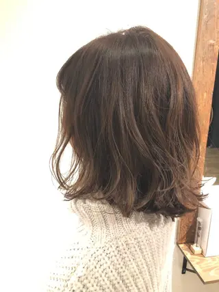 ミディアム カラー Sail 【セイル】のヘアスタイル