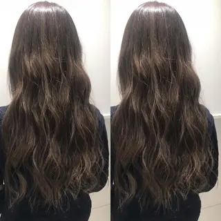 ロング カラー 小栗 麻衣のヘアスタイル