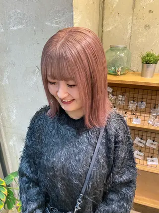 ミディアム カラー 藤野 凪沙のヘアスタイル