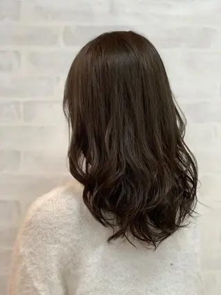 セミロング カラー 似合わせ/透明感カラ ー/QUATRO谷口のヘアスタイル