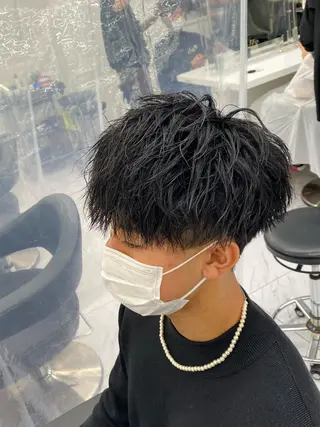 セミロング カラー パーマ ヘアアレンジ メンズ アイブロウ メンズ特化 水口湧太のヘアスタイル