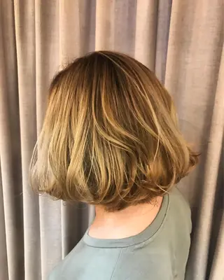 ミディアム 伊藤 光成のヘアスタイル