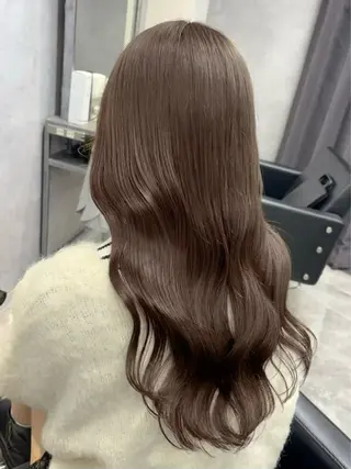 ロング ブリーチなしWカラー × ハイトーン さきのヘアスタイル