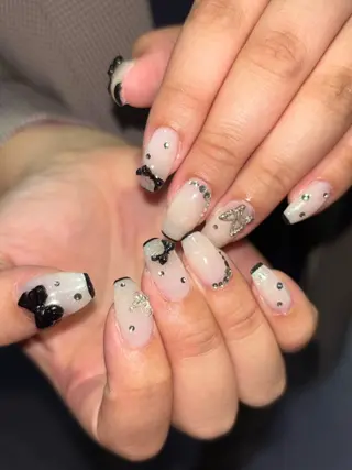 ネイル 🪐富島彩夏 /海外nail🪐のネイルデザイン