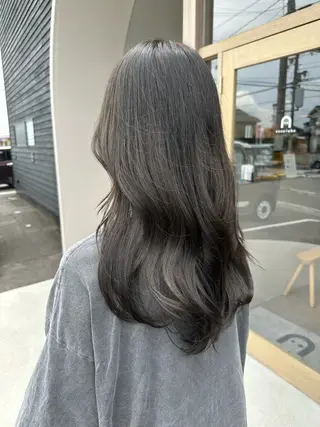 ロング 内田 成美のヘアスタイル