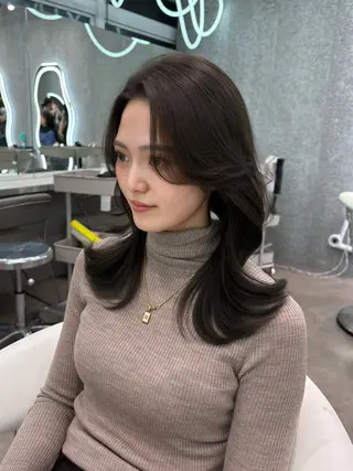 ミディアム カラー ヘアアレンジ 大宮‎🩵縮毛矯正 レイヤー　佐藤和のヘアスタイル