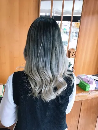 カラー 山下 まりなのヘアスタイル