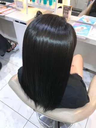 ロング カラー 安井　昴 💫ブリーチ縮毛矯正のヘアスタイル