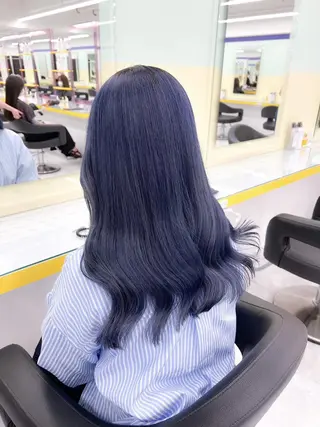 セミロング 🤍ハイトーン寒色 🤍MADOKAのヘアスタイル