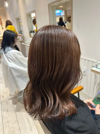 セミロング カラー 大川 夏実のヘアスタイル