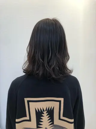 カラー ツノガイ エリのヘアスタイル