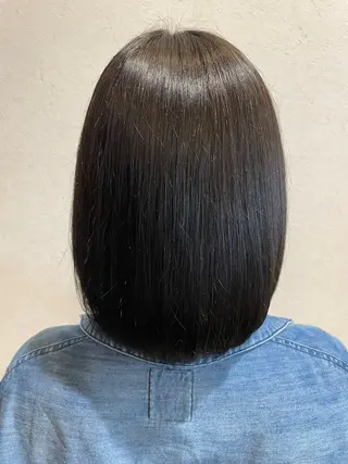 カラー 岡村 真子のヘアスタイル