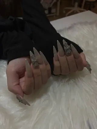 ネイル Aulu'b Beauty所属・Aulu’b Nonokaのネイルデザイン