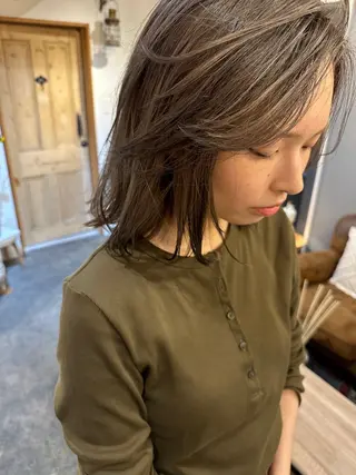 ミディアム JESSICA .のヘアスタイル