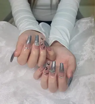 ネイル HIN NAILのネイルデザイン